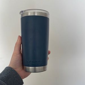 Yeti 20 oz Tumbler w Magslider Lid